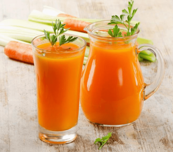 Nước ép cà rốt, cần tây là thức uống giảm béo mặt hiệu quả và dễ làm