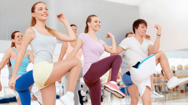 Giảm mỡ bụng bài tập thể dục eo thon aerobic là phương pháp yêu thích của nhiều chị em