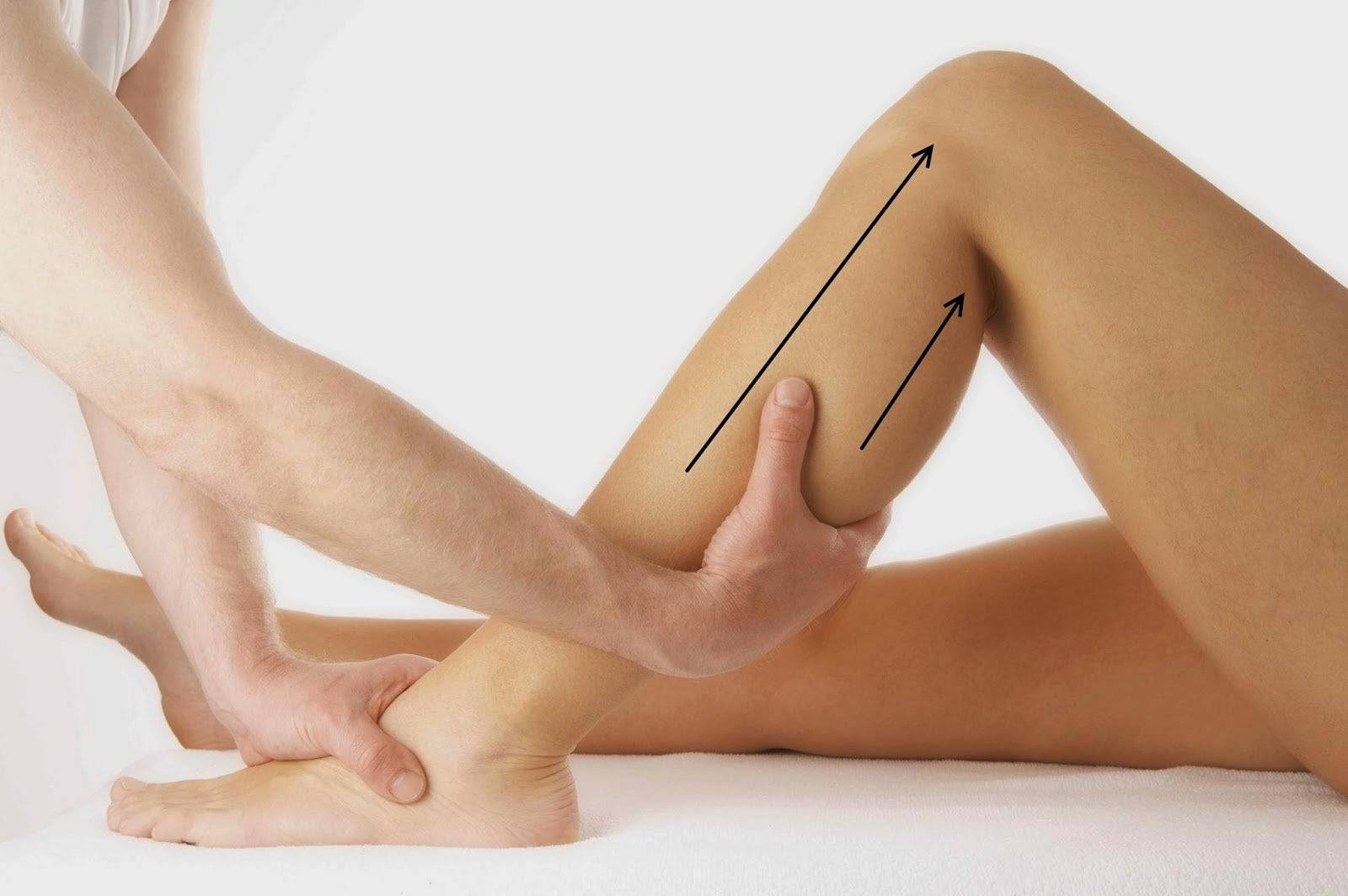 Massage bắp chân đều đặn là một trong những cách giảm mỡ bắp chân nhanh nhất