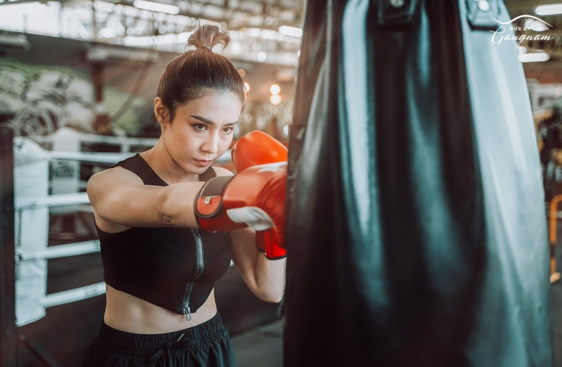 Bài tập boxing giúp giảm mỡ vai, giảm béo vai & bắp tay cho nữ rất hiệu quả