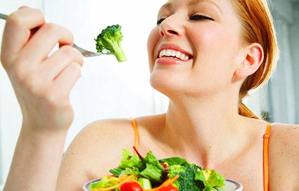 Chế độ ăn nhiều rau xanh giúp chống hóa da tuổi 30