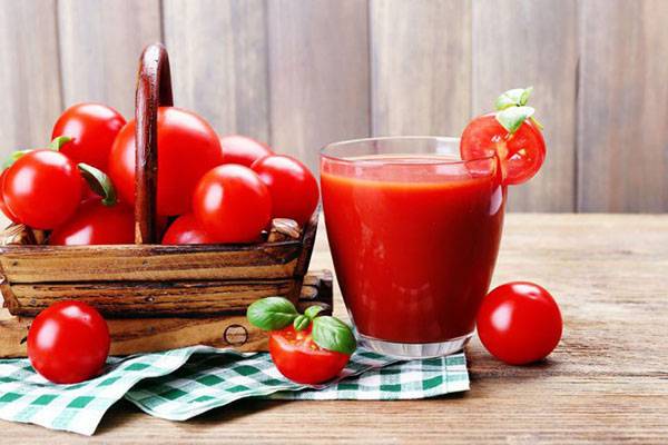 Một ly nước ép cà chua giúp thu nhỏ lỗ chân lông, cực tốt cho da mụn
