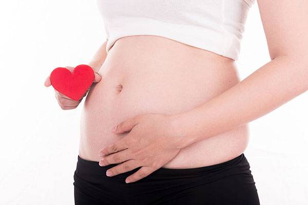 Ai không nên uống nhụy hoa nghệ tây? Phụ nữ mang thai 3 tháng đầu không nên uống