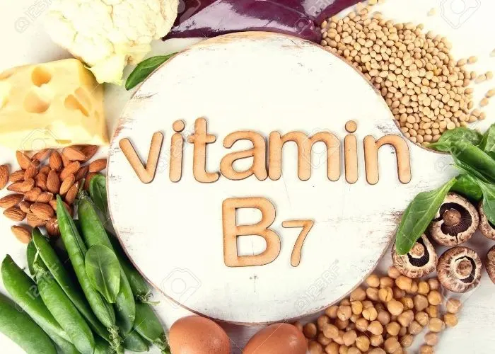 Da tay khô thiếu chất gì? Vitamin B7