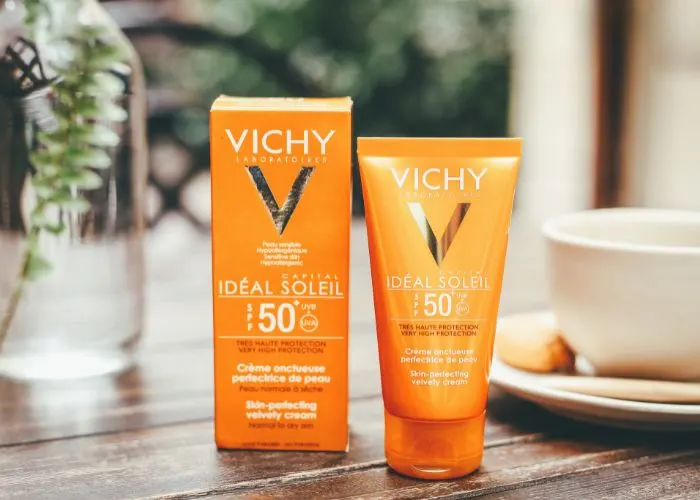 Kem chống nắng vichy cho da khô Capital Soleil SPF50+ Velvety Cream Skin Perfecting