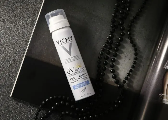 Xịt chống nắng Vichy UV Protect Skin Defense Daily Care SPF50 PA++++