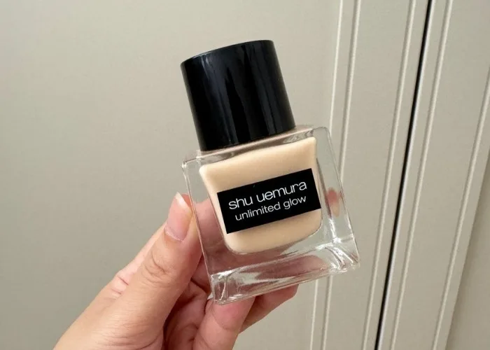 Kem nền Shu Uemura Unlimited Glow Fluid Foundation