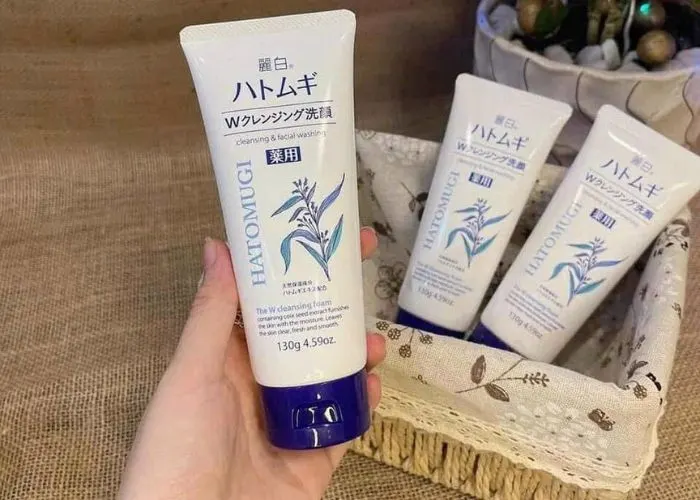 Sữa rửa mặt cho da thường mụn Ý Dĩ Hatomugi Naturie Nhật Bản