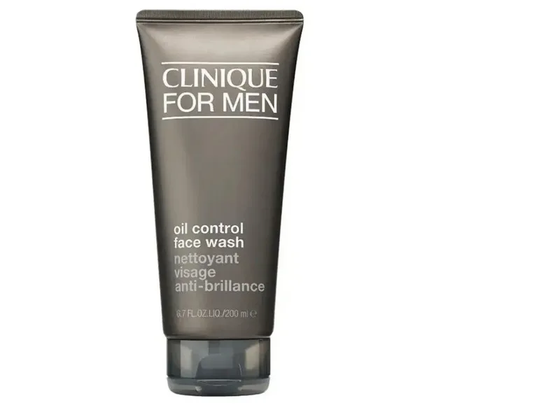 Clinique For Men Oil Control Face Wash bảo vệ độ nhờn tự nhiên trên da mà vẫn có thể làm sạch sâu. 