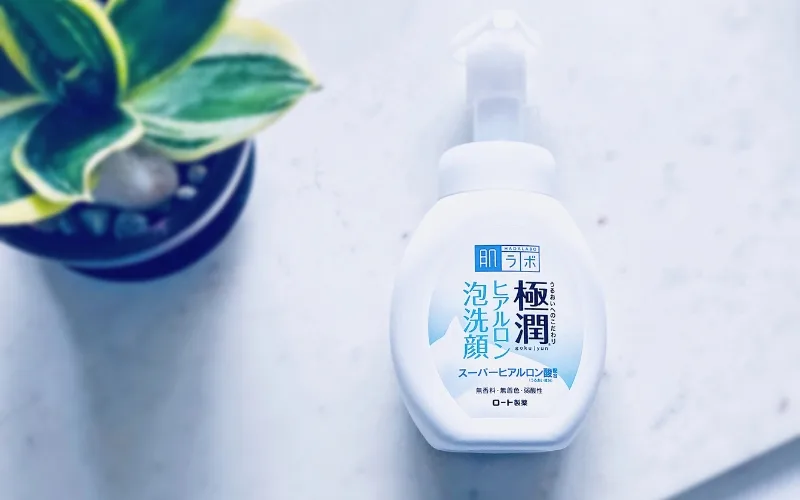 Hada Labo Gokujyun Foaming Cleanser làm sạch sâu, tạo bọt mịn, thích hợp cho da dầu