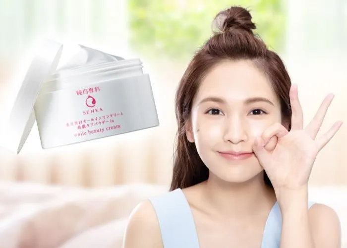 Kem dưỡng da mặt cho bà bầu của Nhật Senka White Beauty All In One