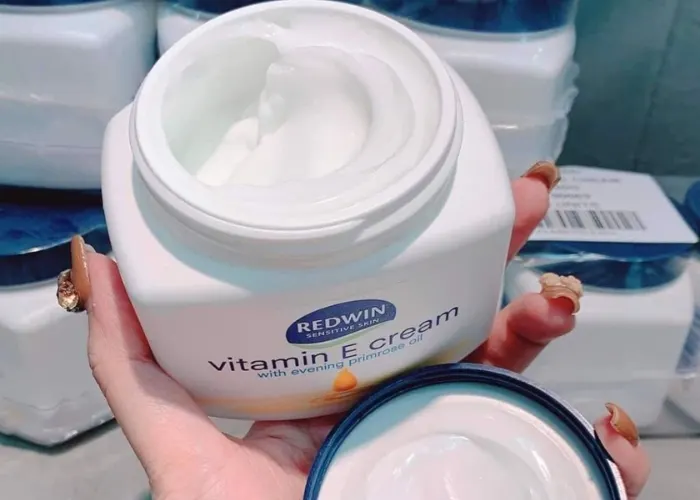 Kem dưỡng ẩm cho bà bầu giá bình dân Redwin Vitamin E Cream Của Úc