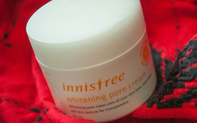 Innisfree Whitening Pore Cream Ex dưỡng trắng, giảm thâm sạm cho da dầu 