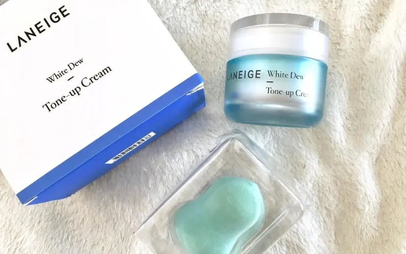 Kem dưỡng trắng da mặt Hàn Quốc tạo hiệu ứng nâng tone tức thì Laneige White Dew Tone-Up Cream