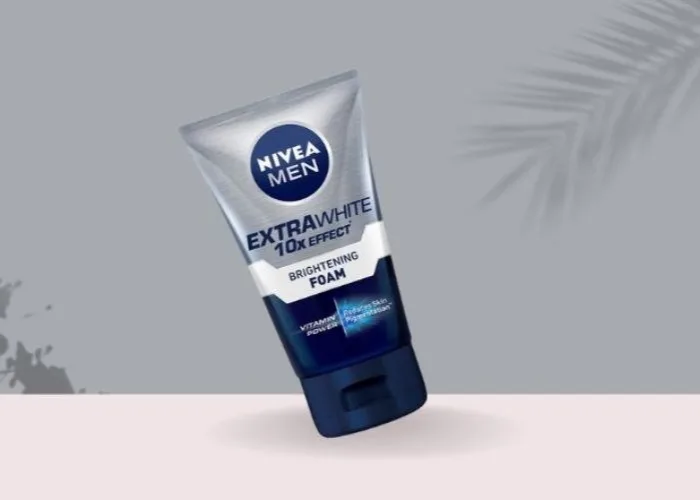 Sữa rửa mặt tạo bọt Nivea Extra White